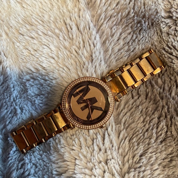✨ MICHAEL KORS ROSE GOLD WATCH ✨ - Picture 1 of 5